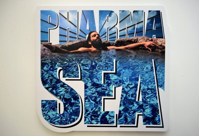 בית מלון כפרי Son Of A Beach Hostel