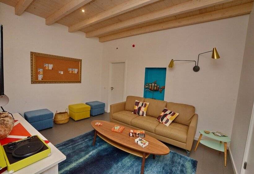 בית מלון כפרי Son Of A Beach Hostel