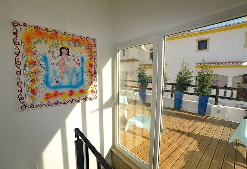 בית מלון כפרי Son Of A Beach Hostel