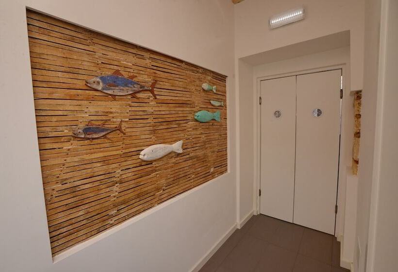 בית מלון כפרי Son Of A Beach Hostel