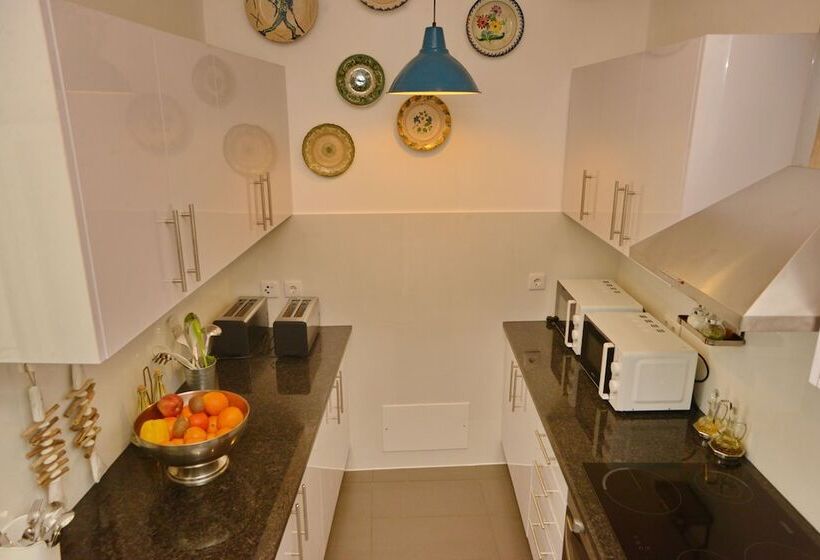 בית מלון כפרי Son Of A Beach Hostel