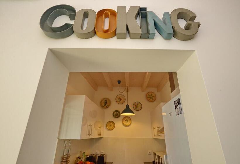 בית מלון כפרי Son Of A Beach Hostel