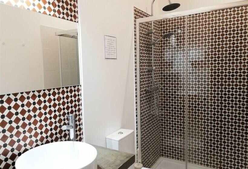 בית מלון כפרי Son Of A Beach Hostel