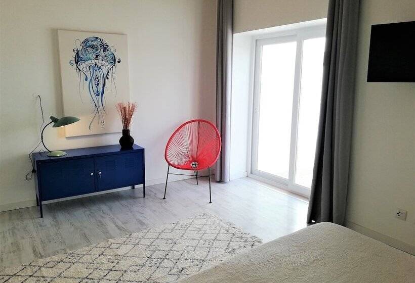 בית מלון כפרי Son Of A Beach Hostel