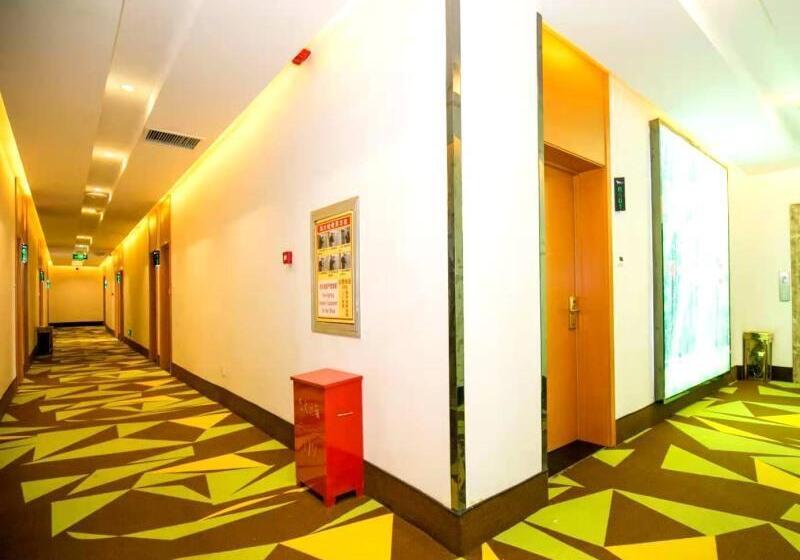 Отель Vatica Jiuquan Eastern Bus Station