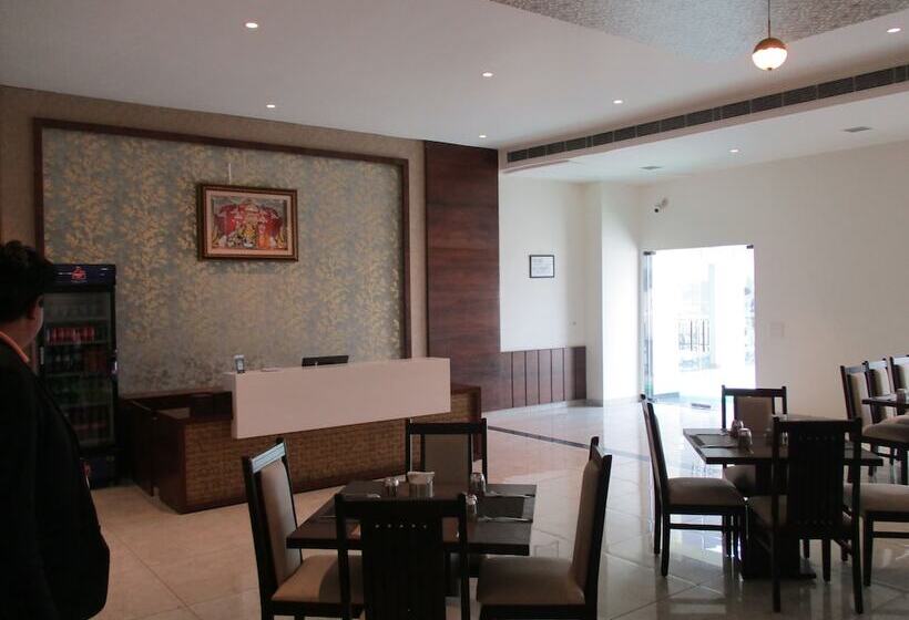 Sentara Hotel And Resort