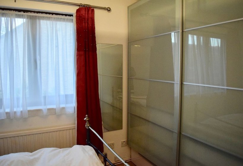 2 Bedroom House With Garden In Bermondsey