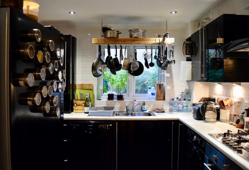 2 Bedroom House With Garden In Bermondsey