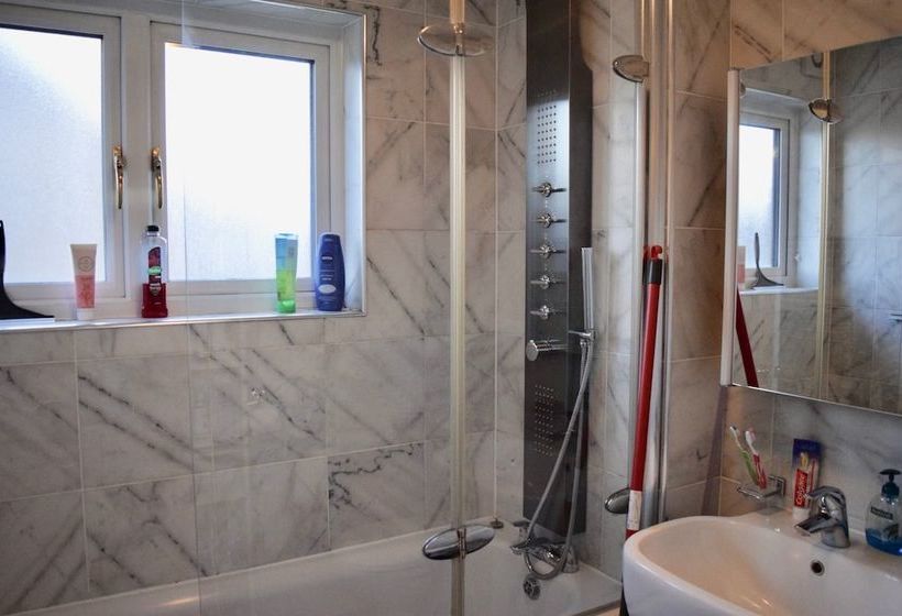 2 Bedroom House With Garden In Bermondsey