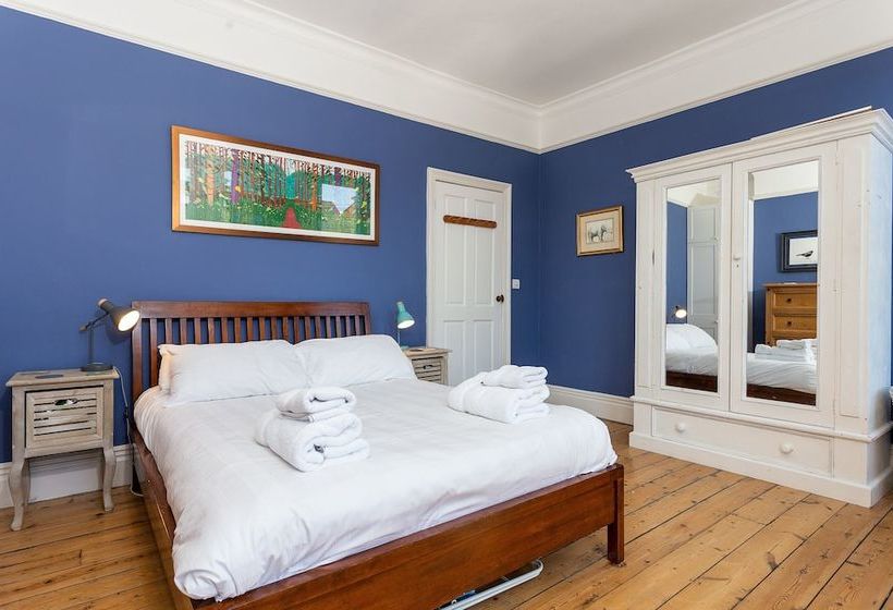 3 Bedroom House With Garden Near Notting Hill