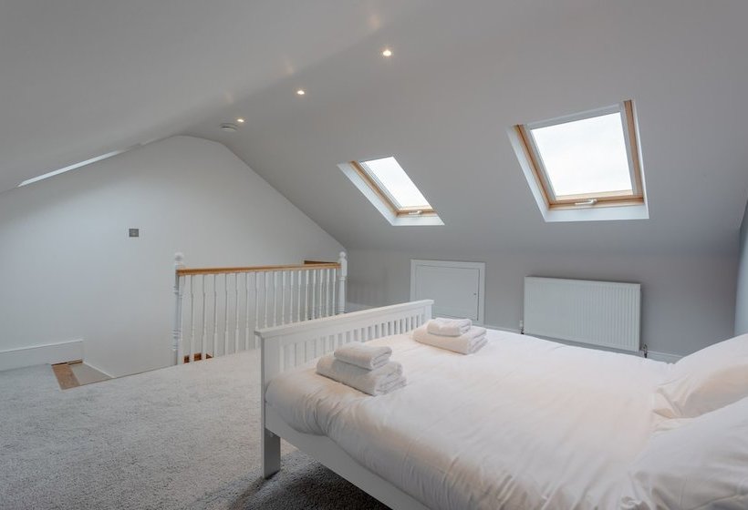 4 Bedroom Victorian House Near Notting Hill