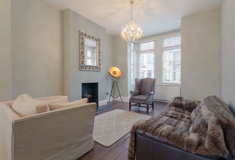 4 Bedroom Victorian House Near Notting Hill