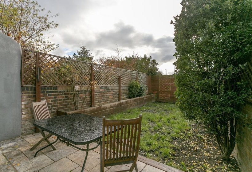 4 Bedroom Victorian House Near Notting Hill