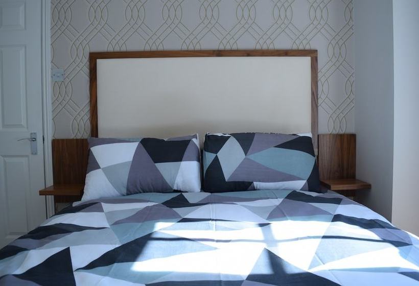 Beautiful Wimbledon 4 Bedroom Family Home