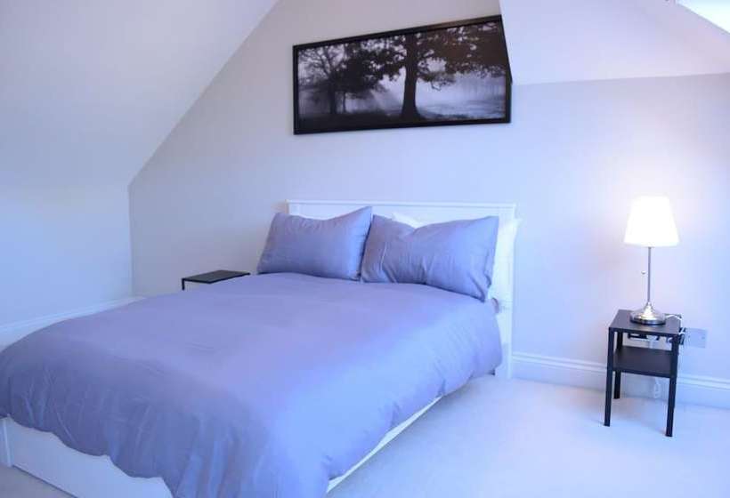 Beautiful Wimbledon 4 Bedroom Family Home