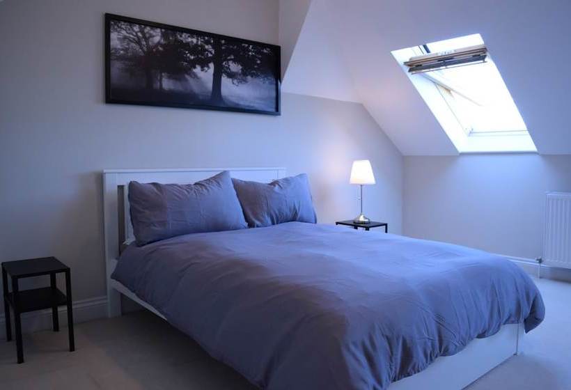 Beautiful Wimbledon 4 Bedroom Family Home