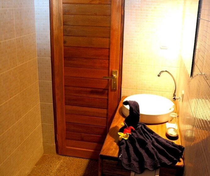 Отель Onong Resort