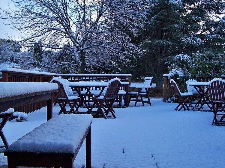 בית מלון כפרי Lake Roxburgh Lodge