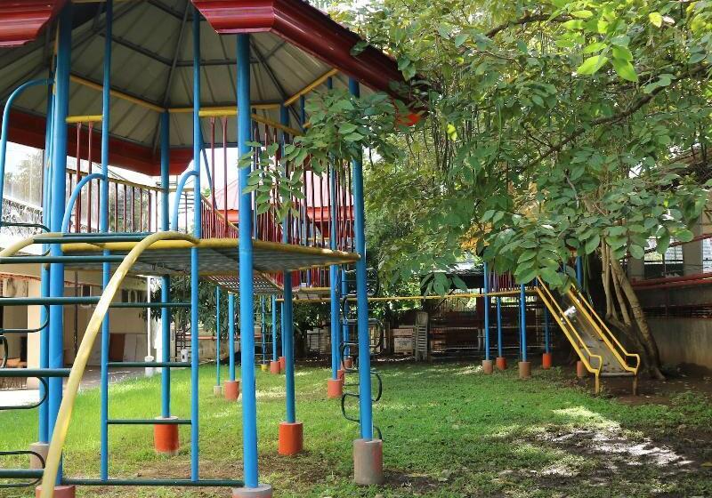 호텔 Splash Mountain Resort