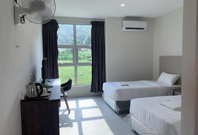 Отель The Sassy House