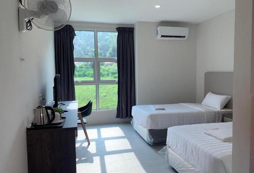 Отель The Sassy House