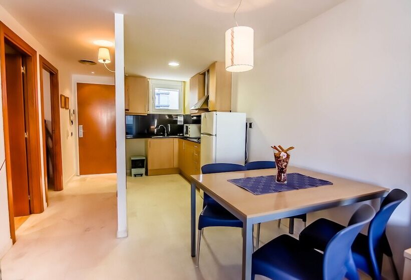 Apartamentos S'Abanell Central Park