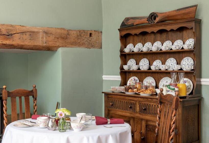 مبيت وإفطار The Old Parsonage