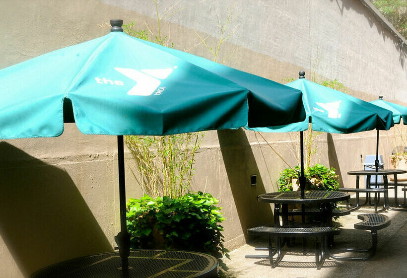 مسافرخانه Harlem Ymca