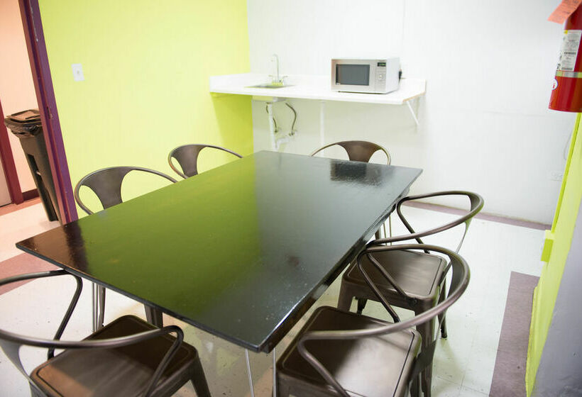 مسافرخانه Harlem Ymca