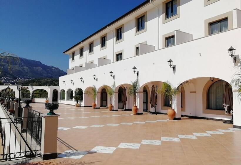 호텔 Al Balhara Resort & Spa