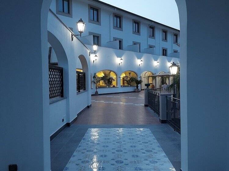 هتل Al Balhara Resort & Spa