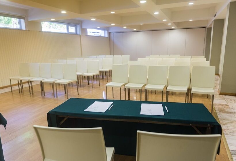 ホテル Amazonia Jamor