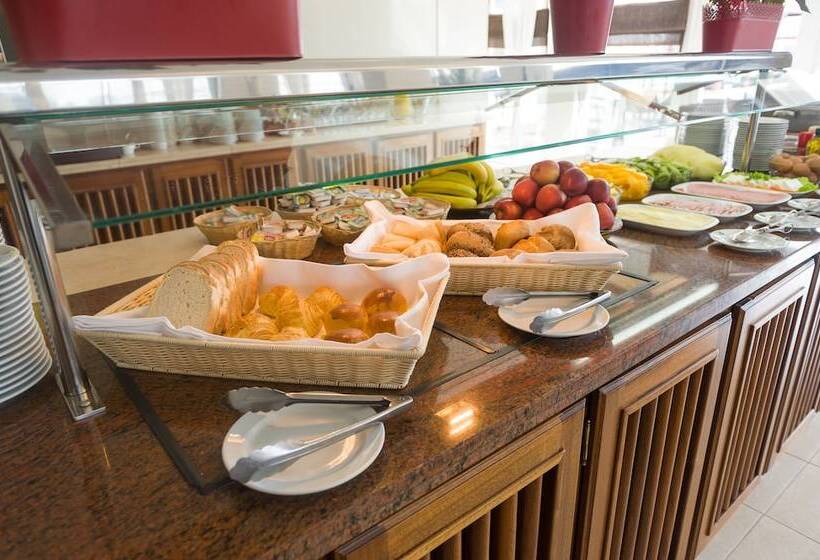 ホテル Amazonia Jamor