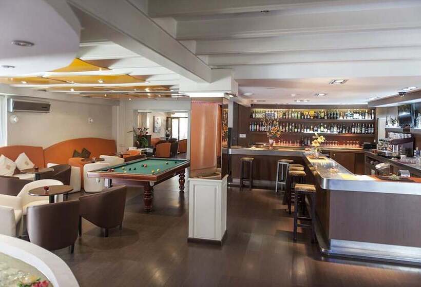 فندق Ampuria Inn