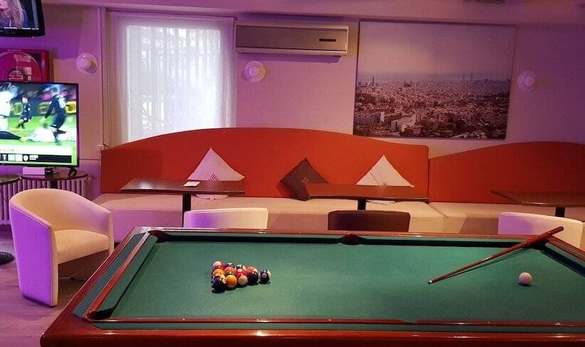 Отель Ampuria Inn