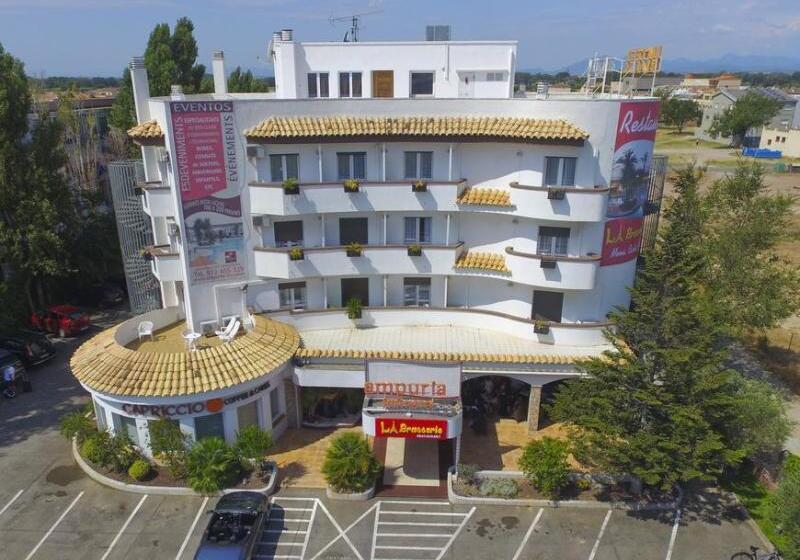 فندق Ampuria Inn