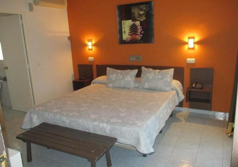 فندق Ampuria Inn