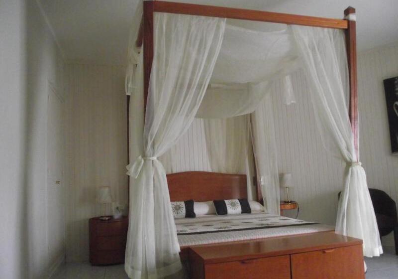 فندق Ampuria Inn