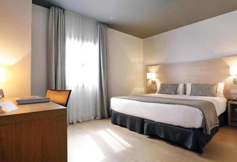 Отель Arc La Rambla