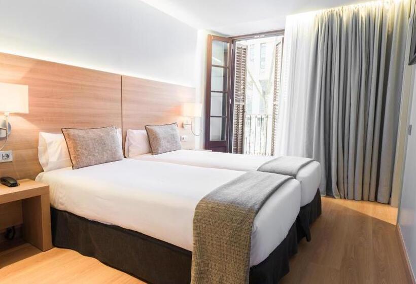 Отель Arc La Rambla