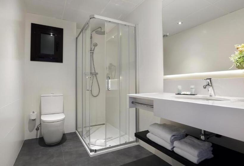 Отель Arc La Rambla