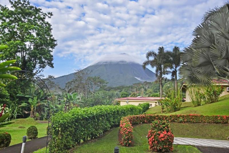 فندق Arenal Volcano Inn
