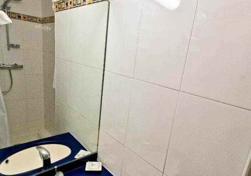 호텔 Ath Hôtel Athénée