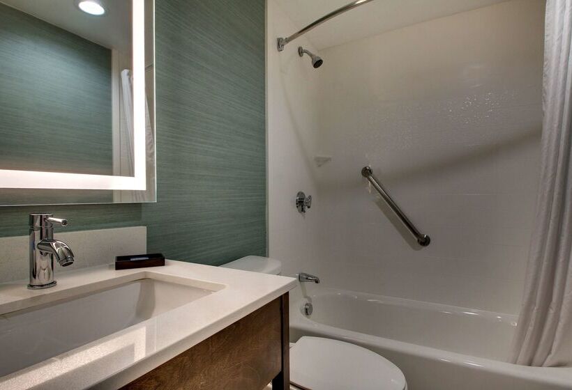 ホテル Best Western Plus New Englander