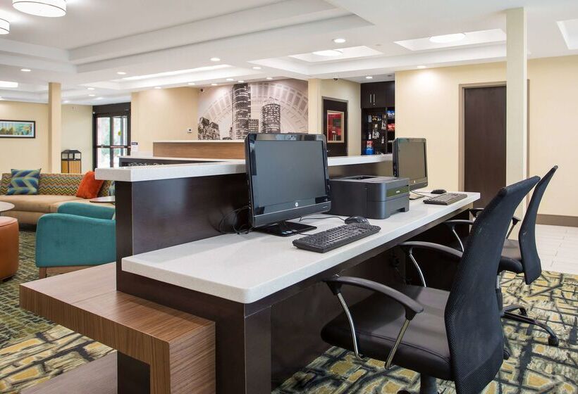 ホテル Best Western Plus New Englander