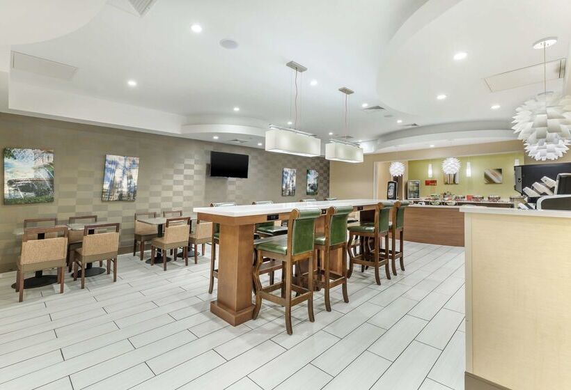 هتل Best Western Plus New Englander