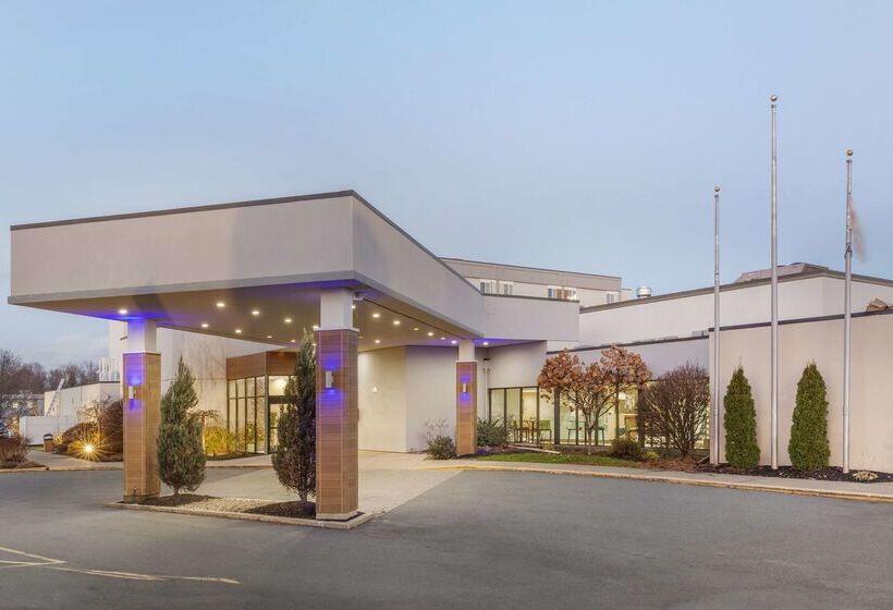 ホテル Best Western Plus New Englander