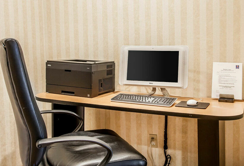 فندق Comfort Inn Conference Center Hillsboro