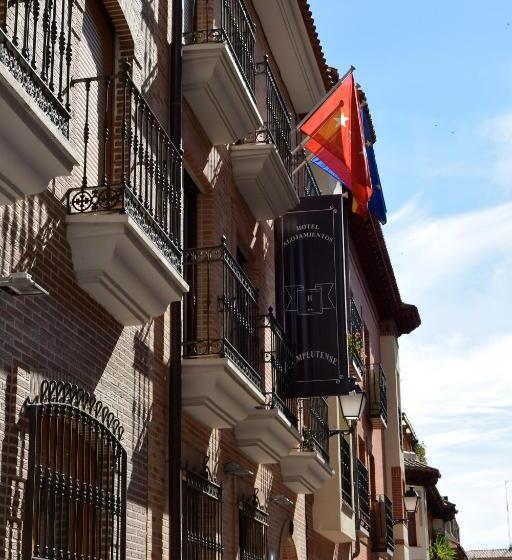호텔 Complutense