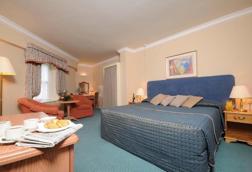 Coulsdon Manor Hotel And Golf Club